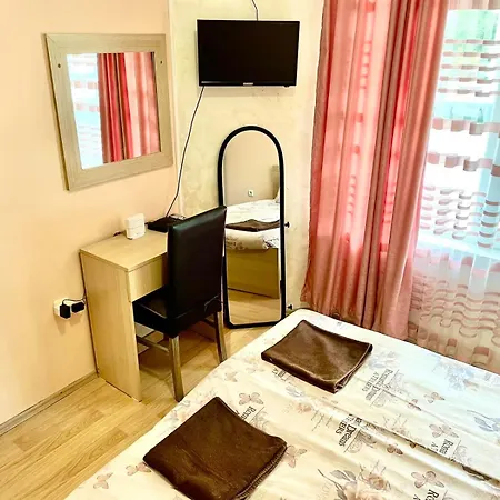Budget Holiday First Sea Line Coast Apartment Pomorie