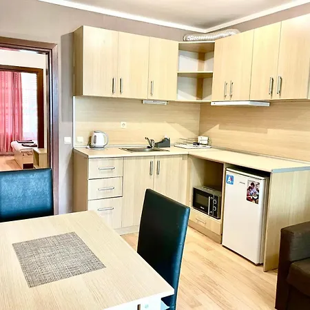 Apartment Budget Holiday First Sea Line Coast