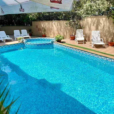Apartment Budget Holiday First Sea Line Coast *