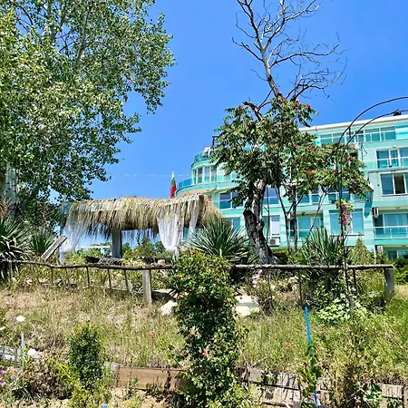 Europe Holiday Apartments First Sea Line Coast Apartamento *